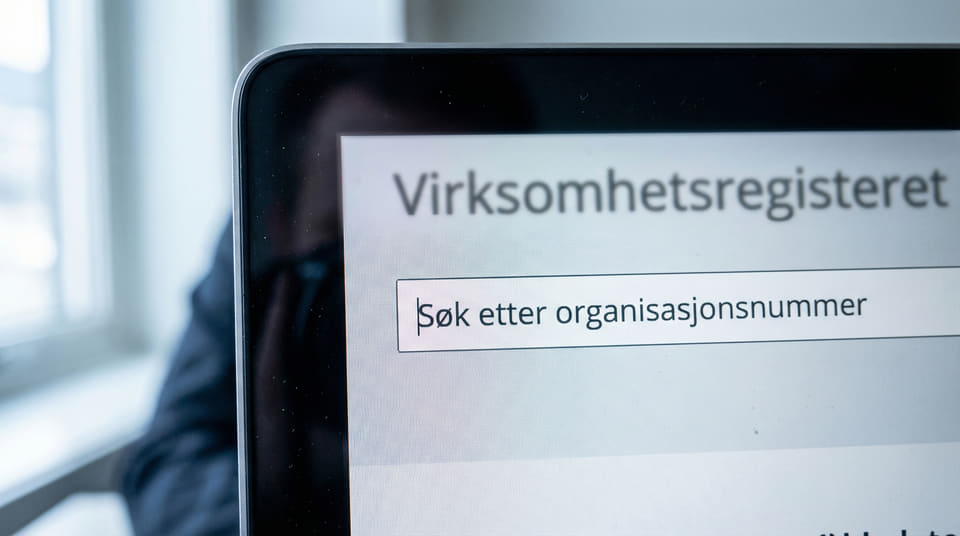 Lær hvordan du bruker Finanstilsynets registre for å avsløre falske investeringstilbud. Se de 4 røde flaggene og finn en trygg bank for sparepengene dine.