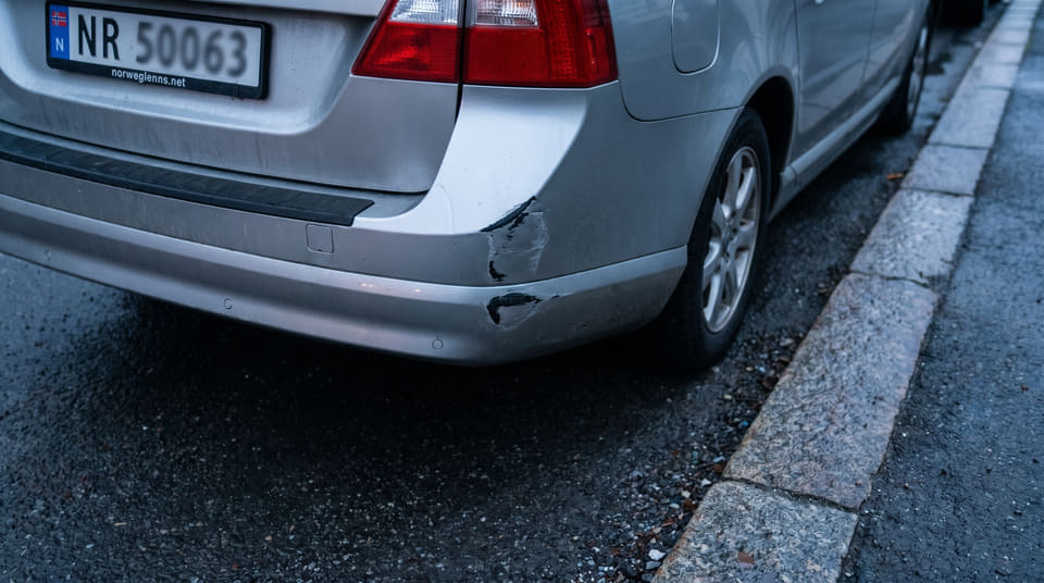 Bytt.no viser deg hva som dekkes av ansvarsforsikring, hvor mye det koster og hvordan du kan få en bedre og billigere forsikring til din bil.