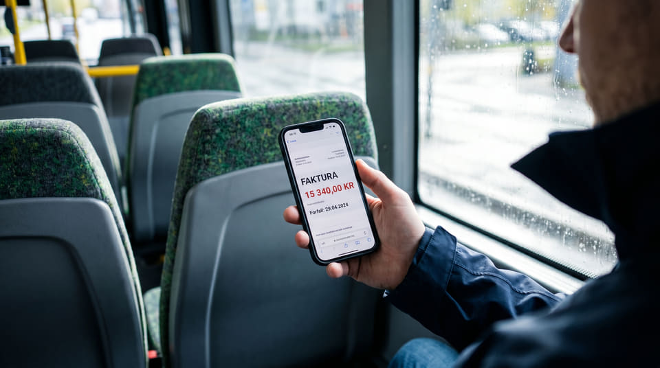 Har du fått feil på mobilregningen? Les om dine rettigheter, hvordan du fryser betalingen og unngår inkasso mens du klager på uventede kostnader.
