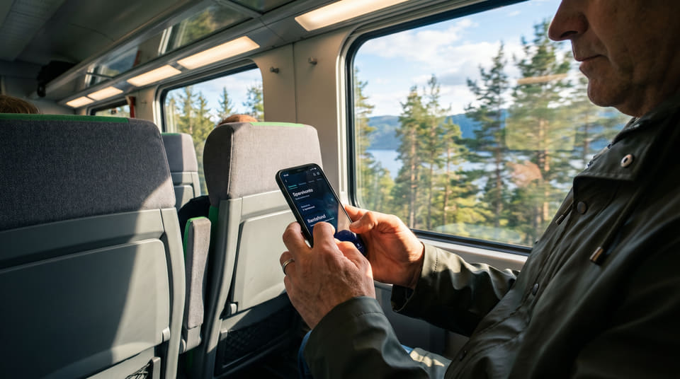 Med nye skatteregler for rentefond og store renteforskjeller, er det nå ekstra lønnsomt å bruke noen minutter på mobilen til å flytte sparepengene dit betingelsene er best.
