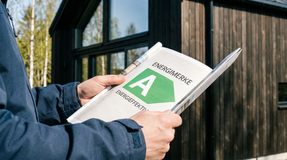 For å få bankenes aller beste rente på 4,74 prosent, holder det ikke bare med god kredittscore. Du må også ha en energieffektiv bolig som kvalifiserer til grønt boliglån.
