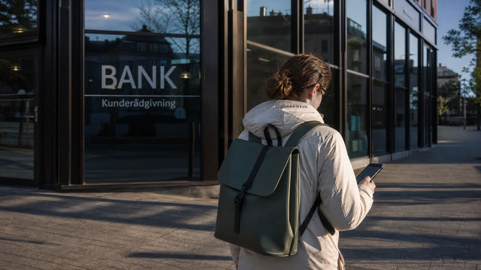 Økte priser spiser opp lønnstillegget. Se hvordan du kan spare titusenvis av kroner ved å rydde i boliglån, forsikring og strømavtaler.