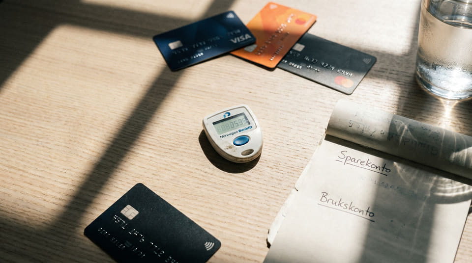 Få markedets beste sparerente uten å bytte dagligbank. Vi viser deg hvordan du unngår gebyrfeller og maksimerer avkastningen på sparepengene dine.