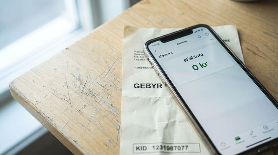 Har du lavt strømforbruk? Faste månedsgebyrer kan gjøre strømmen din unødvendig dyr. Se hvordan du finner strømavtaler uten gebyrer og spar penger her.