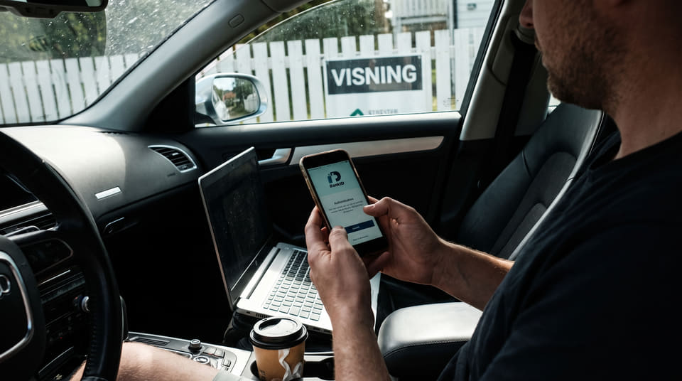 Å by på bolig uten finansieringsbevis kan bli ekstremt dyrt. Les hvordan du unngår dekningssalg og skaffer finansieringsbeviset på rekordtid.