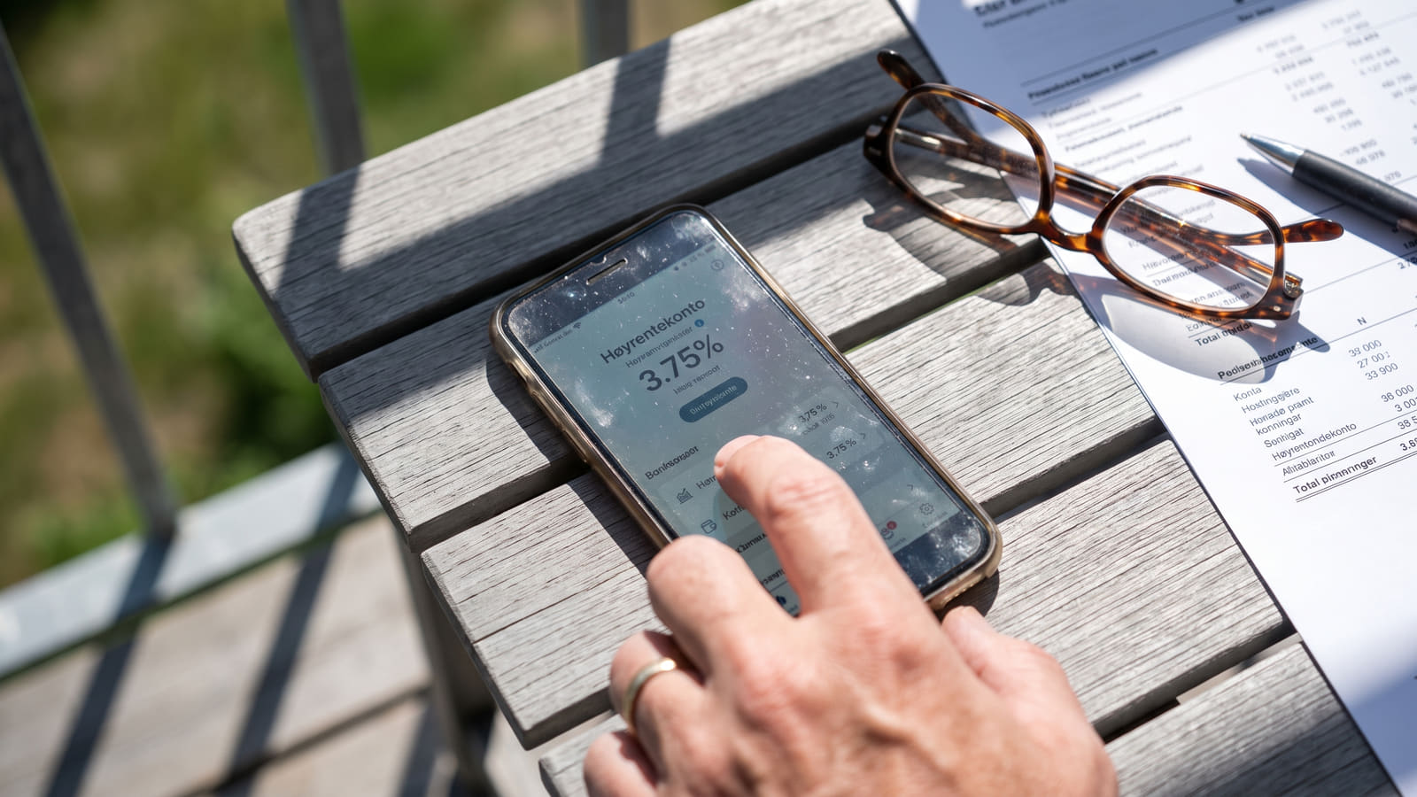 Med dagens rentenivå er det mye å hente på å flytte sparepengene. En rask sjekk i mobilbanken kan avsløre om du bør bytte til en bedre høyrentekonto.