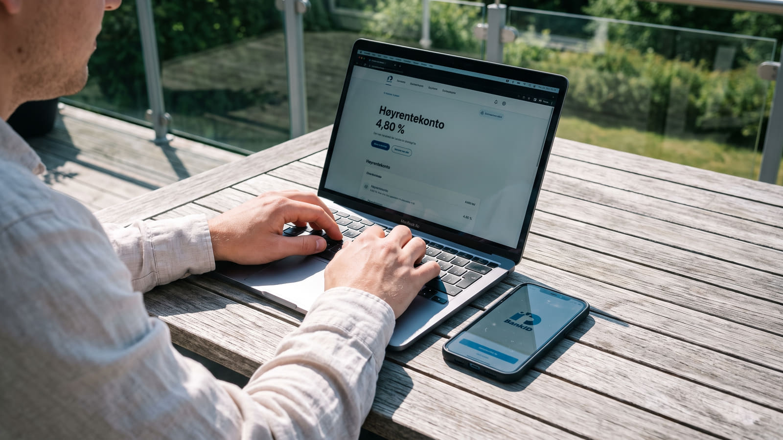Med dagens inflasjon og skatt taper du kjøpekraft på en vanlig sparekonto. Løsningen er å aktivt bytte bank for å sikre seg markedets beste høyrentekonto.