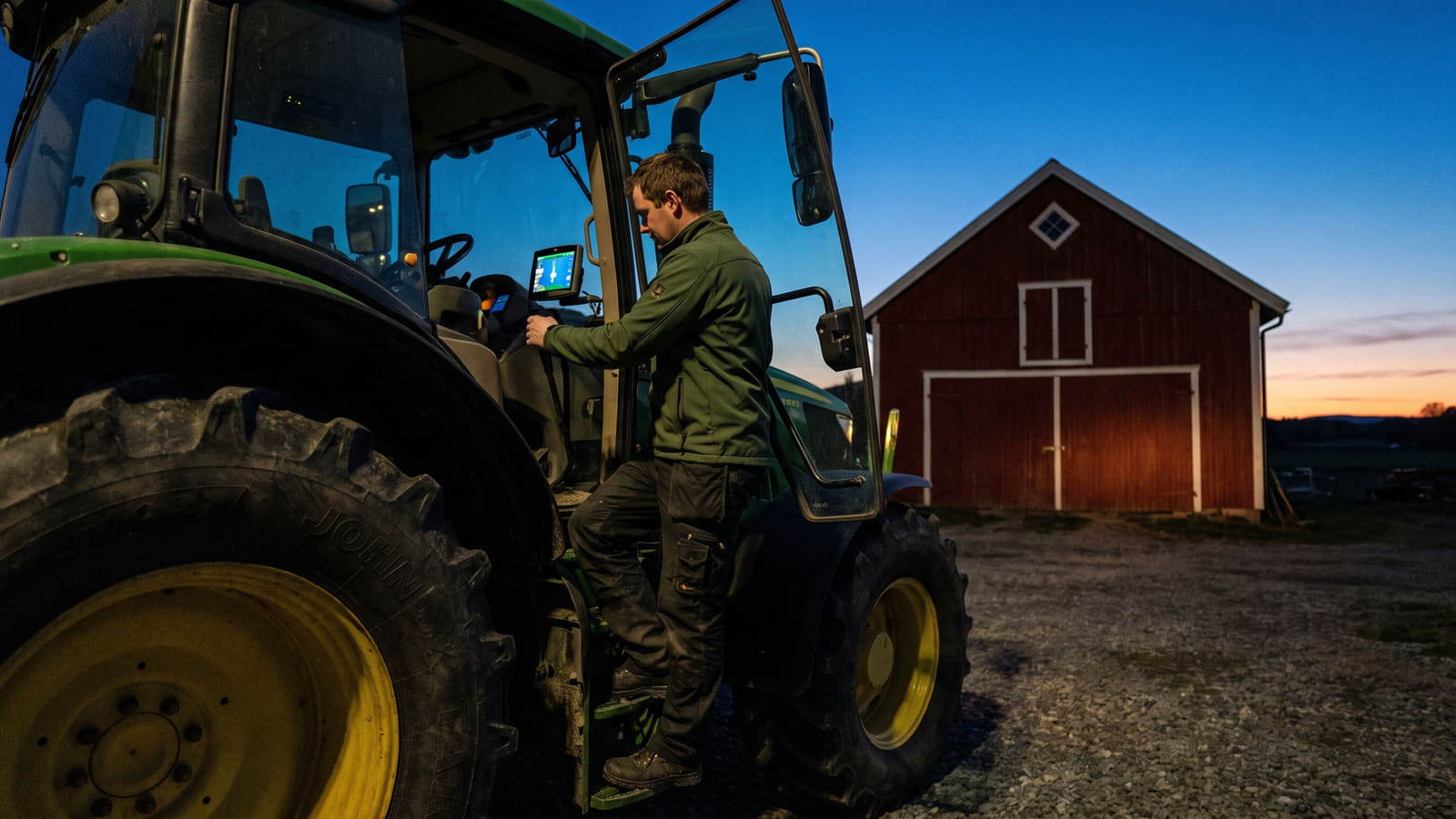 Hvilken forsikring trenger du til din traktor, eller andre arbeidsmaskiner? Dropp de dyre forsikringene, og finn en billigere forsikring på Bytt.no