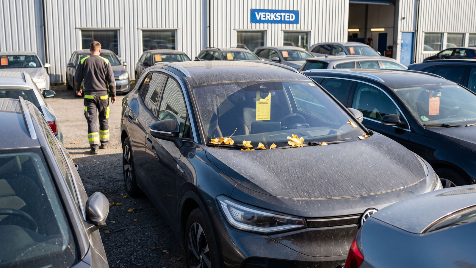 Skal du forsikre MG ZS EV? Lær hvordan du unngår høye premier, unngår leiebilfellen og velger riktig dekning for batteriet. Sammenlign tilbud her.