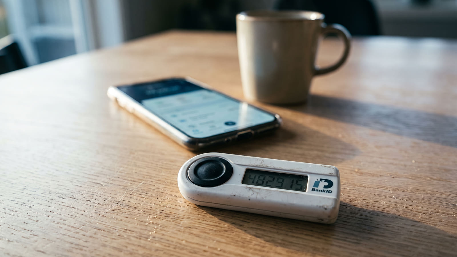 Små marginer på boliglånsrenten utgjør store summer over tid. Med BankID går det raskt og helt elektronisk å flytte lånet til en billigere bank.