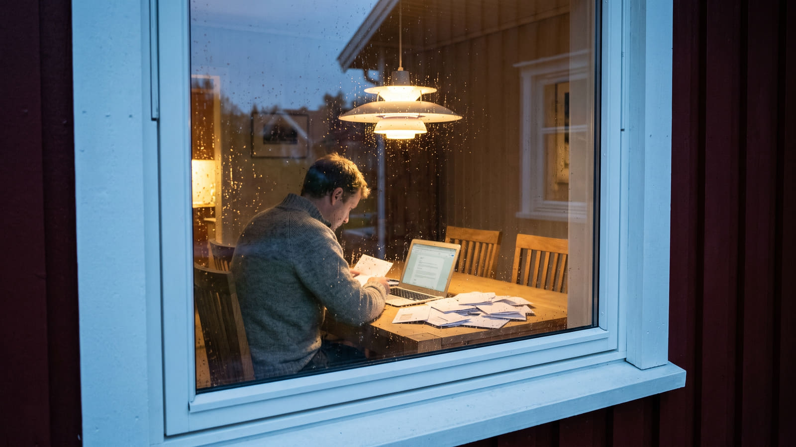 Har sommerens kredittkortbruk blitt dyr? Se hvordan du samler smålån, kutter gebyrer og senker rentekostnadene før julehandelen starter.