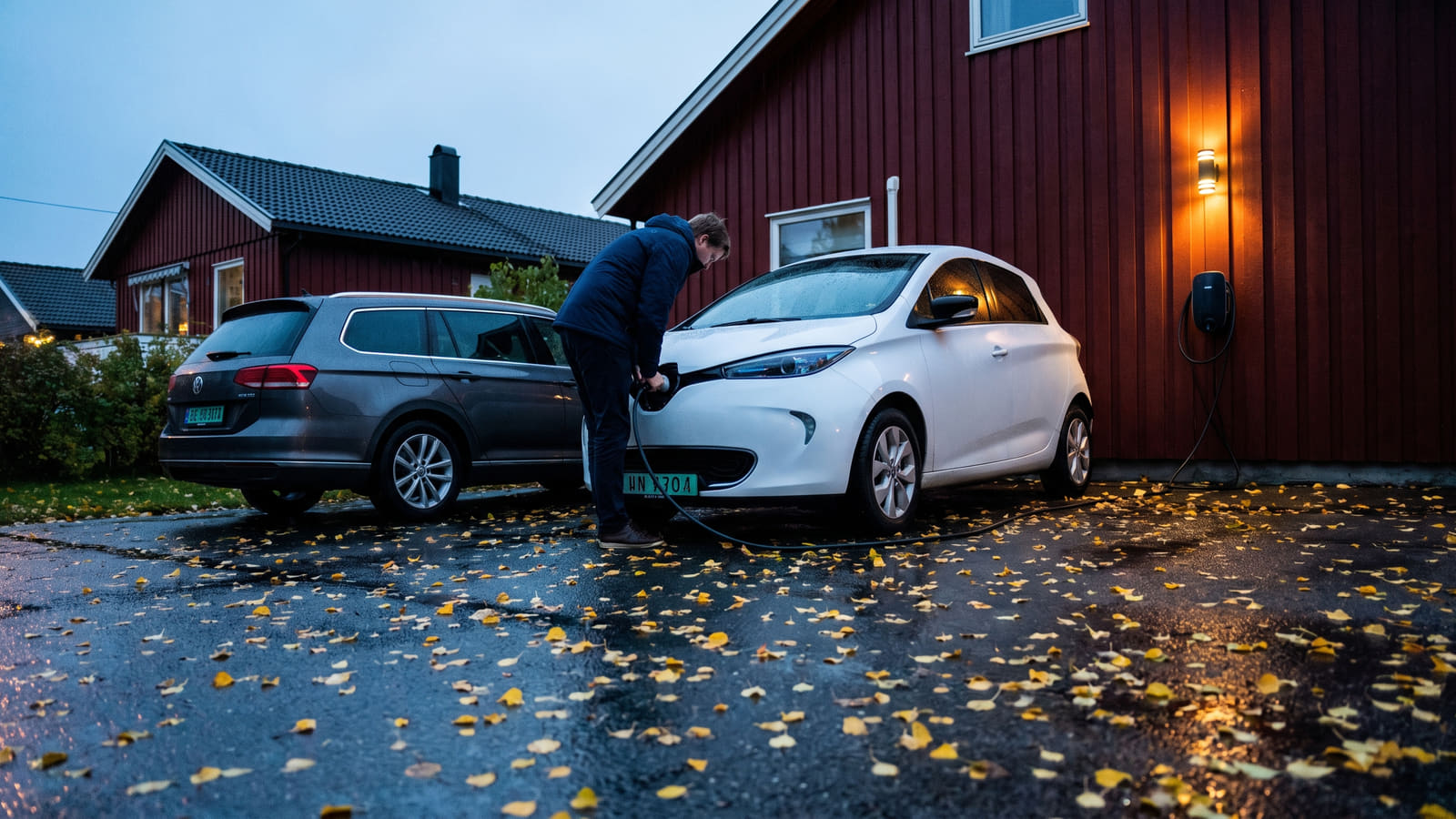 Stadig flere husstander har behov for bil nummer to. Nå har forsikringsbransjen endret praksis, slik at du kan få full bonusmatch på begge bilene dine fra første dag.