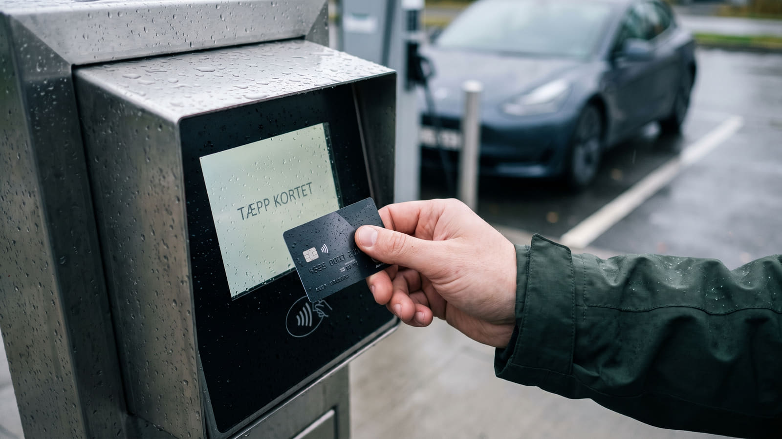 Er du dekket av kredittkortet? Lær om 50 %-regelen, hva som skjer ved flystreik og hvorfor helårs reiseforsikring ofte er det tryggeste valget. Les mer her.
