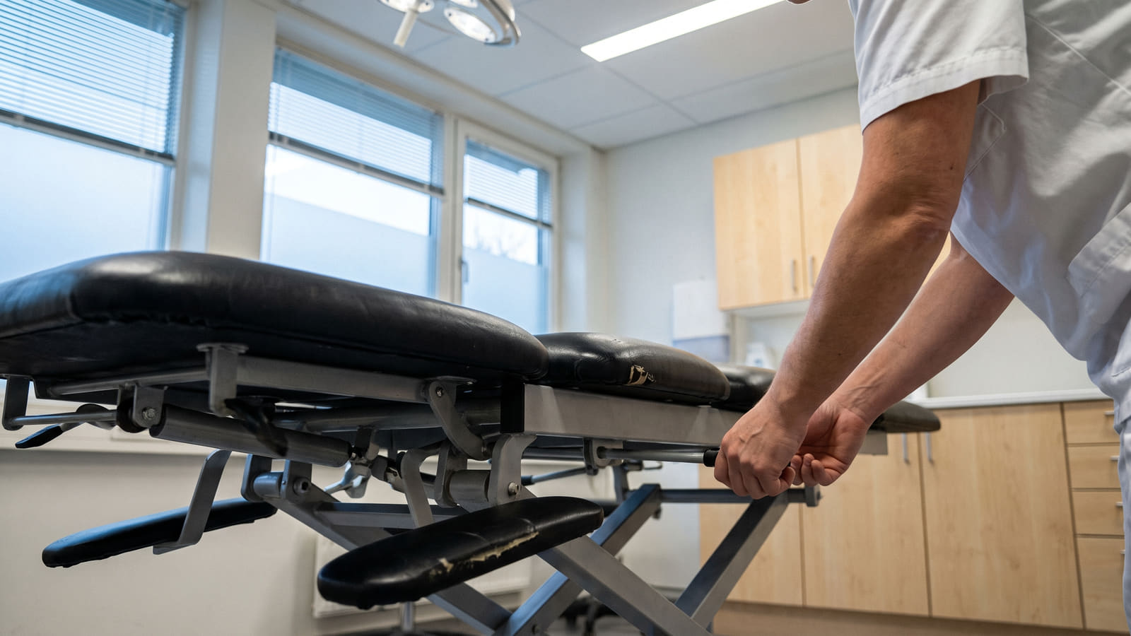 Fysikalsk behandling er blant tjenestene som oftest brukes. Stadig flere nordmenn benytter privat helseforsikring for å unngå de lange offentlige ventelistene.