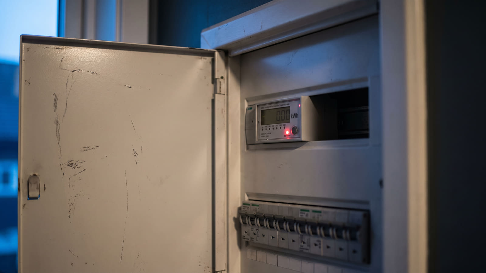 Betaler du for pristak eller strømforsikring? Se hvorfor Forbrukerrådet advarer mot disse tjenestene, og hvordan du får bedre beskyttelse helt gratis.