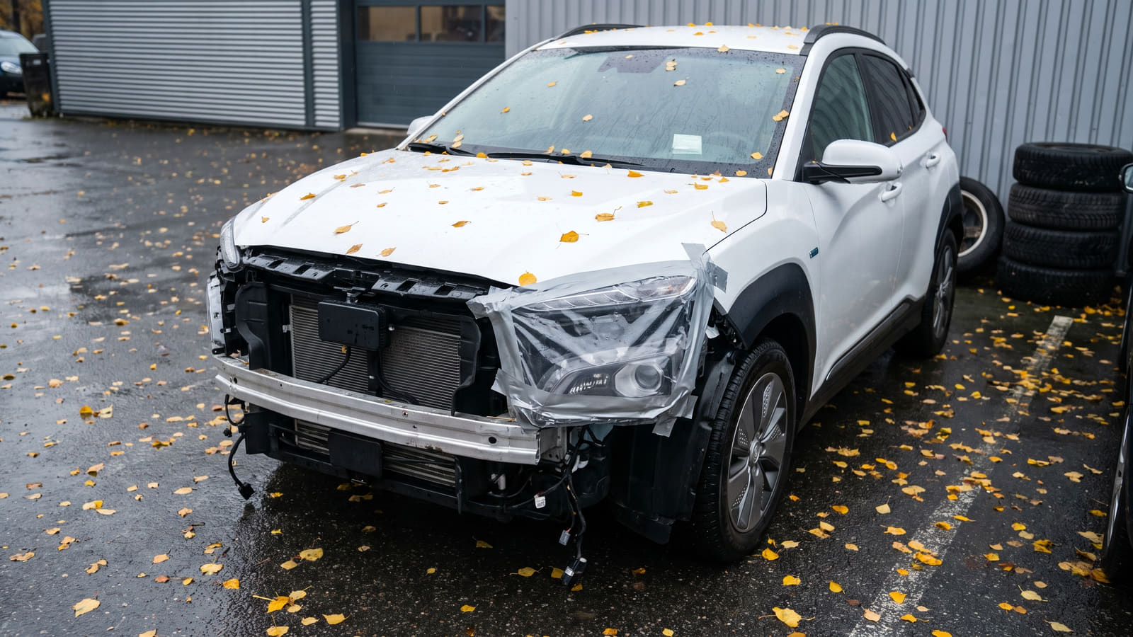 Skal du forsikre MG ZS EV? Lær hvordan du unngår høye premier, unngår leiebilfellen og velger riktig dekning for batteriet. Sammenlign tilbud her.