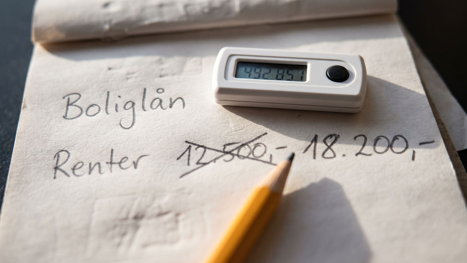 Få rådene for å håndtere rentehopp på boliglånet. Se hvordan du justerer skattekortet, forhandler med banken eller bytter til en billigere bank.