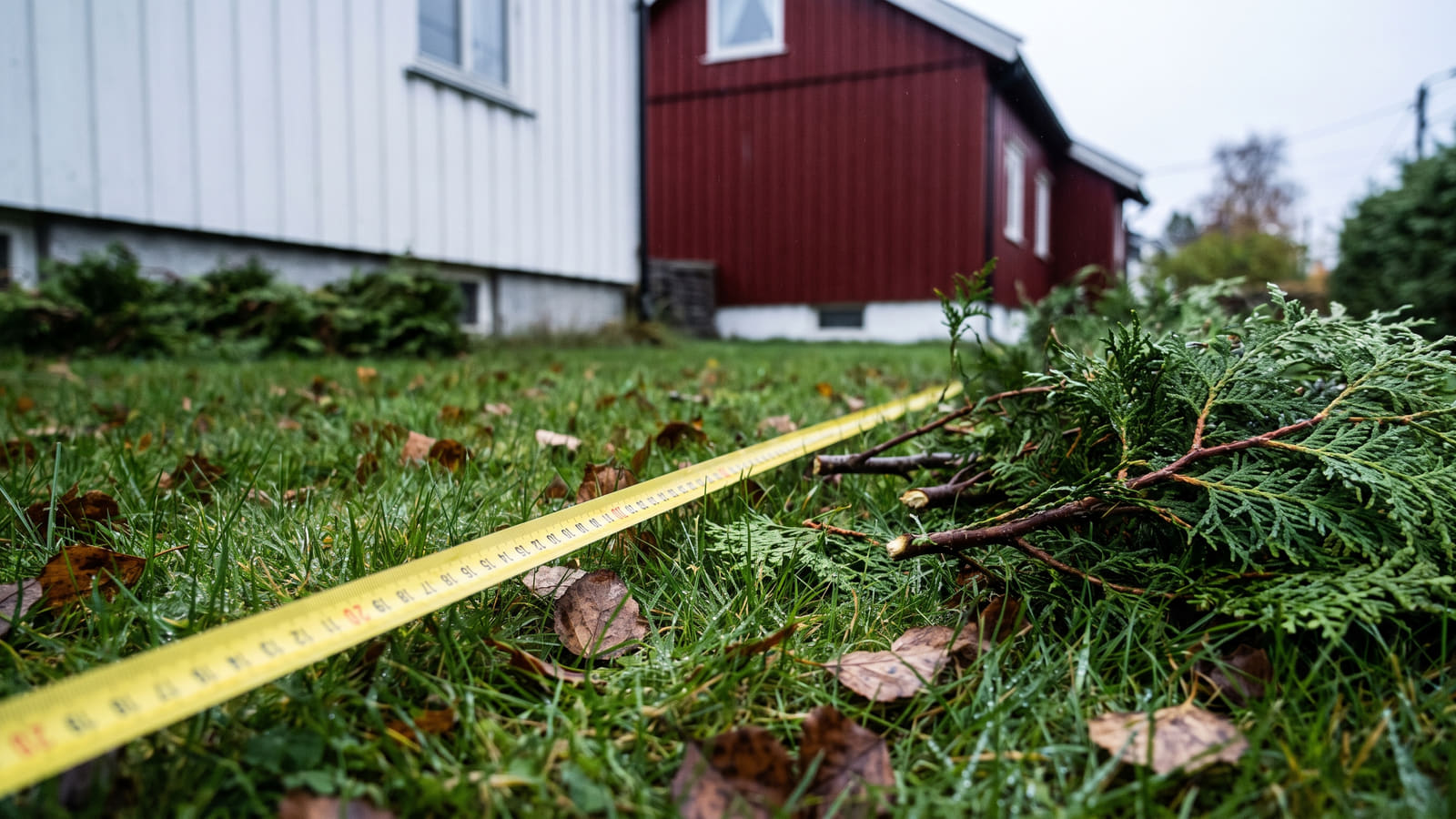 Innboforsikringen kan dekke advokatutgifter ved private tvister. Se hva rettshjelpsdekningen dekker, hva egenandelen koster og hvilke frister som gjelder.